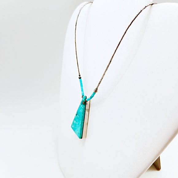 Vintage Triangular Turquoise and White Fossil Coral on Heishi Chain, Zuni (?) - Picture 4 of 9